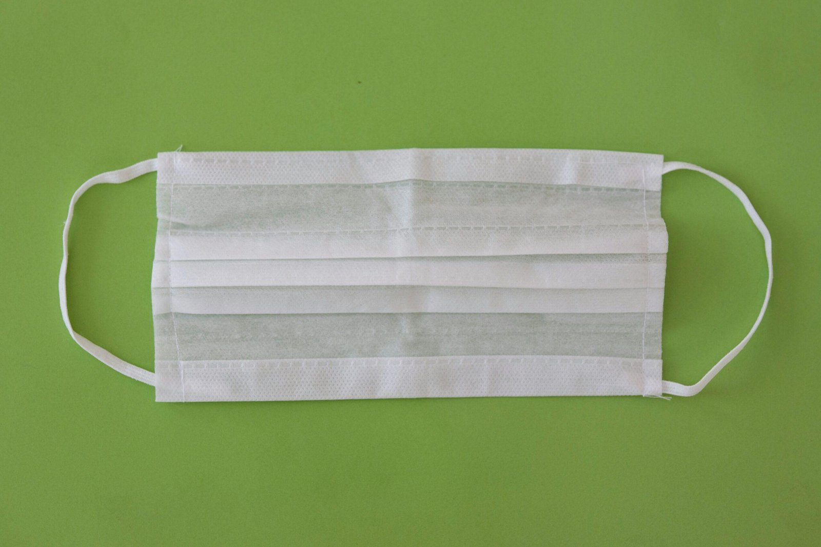 Comparison image showing synthetic vs organic sanitary pads