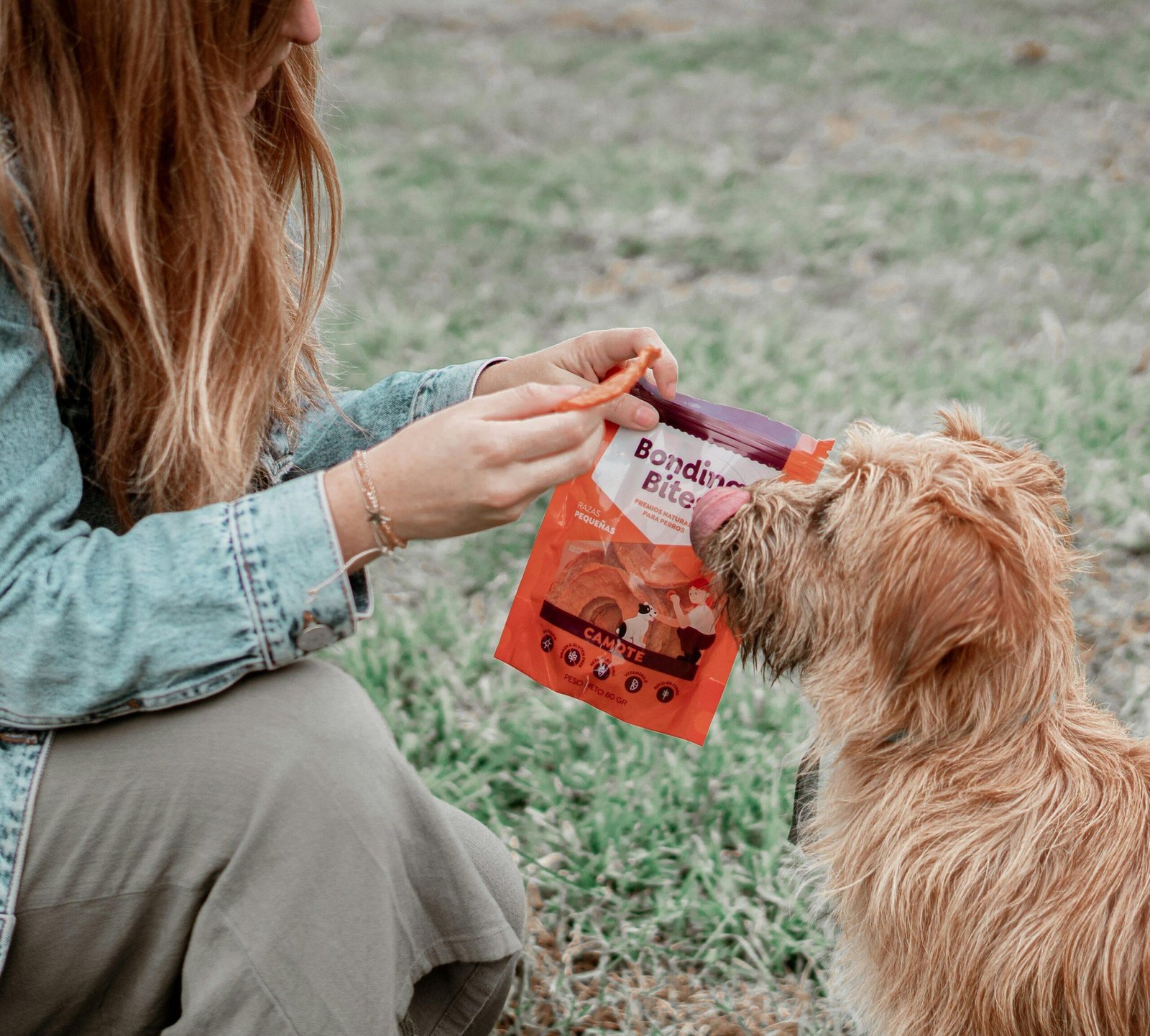 Portrait of Sarah holding her favorite pack of organic pads