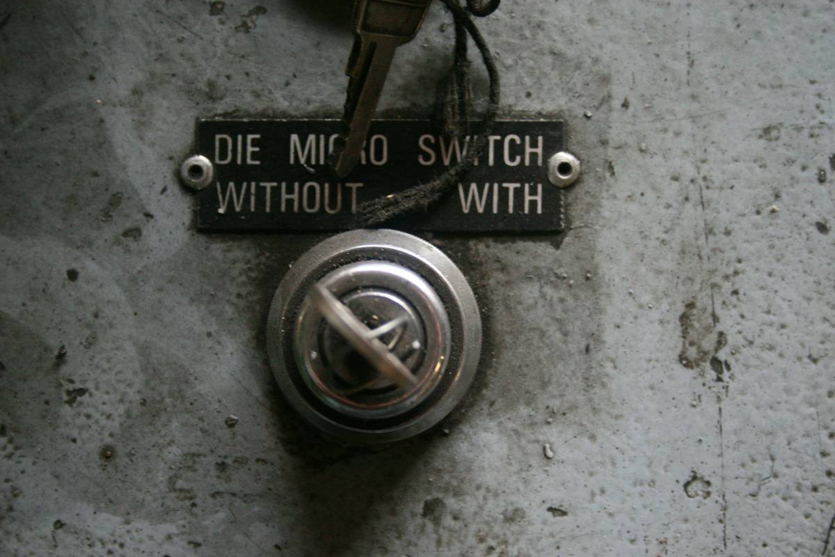 Industrial machine switch